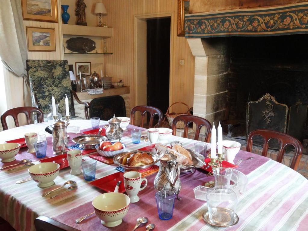 Hôtel Le Logis du Marais à Lasson Extérieur photo